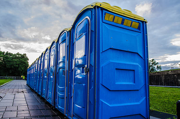 Porta potty delivery and setup in Chalmette, LA